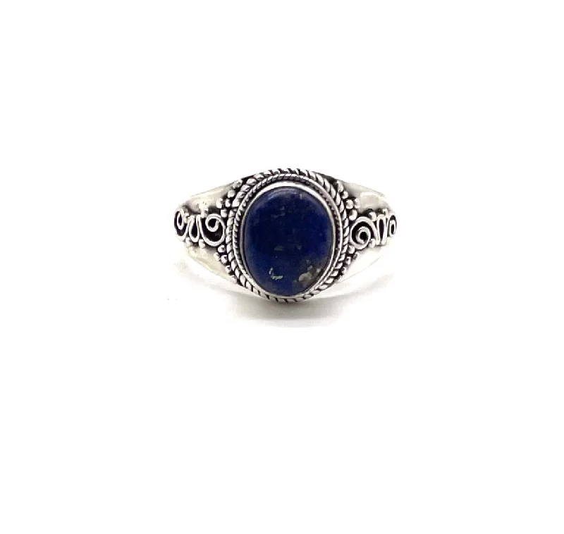 Detailed Roped Trimmed Lapis Ring