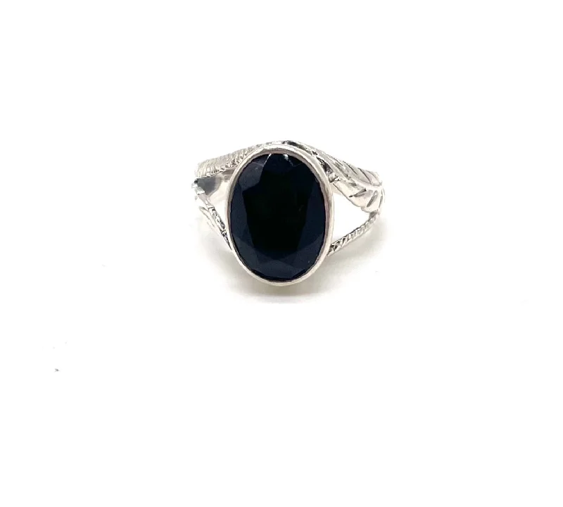 Feathered Oval Onyx Ring